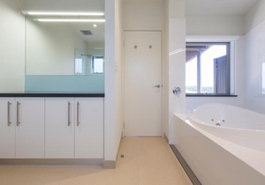 Aquatic Visions Studio Apartment