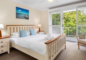 Ardem at Byron - peaceful and secluded the whole of Byron walking distance!