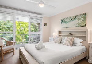 Ardem at Byron - peaceful and secluded the whole of Byron walking distance!
