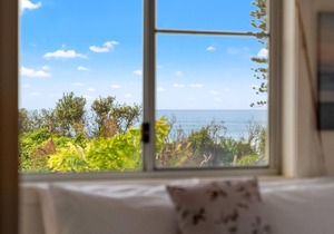 At the Beach - Easy Style Holiday Accommodation Across the Road from the Beach