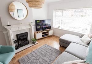 ATTENTION TO ALL CONTRACTORS - SPLENDID MOSELEY HOUSE w/ GAMES ROOM & DRIVEWAY F