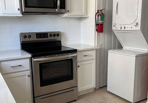 Avalon BEACH BLOCK 2 Bedroom Condo with POOL West Unit/Sleeps 4