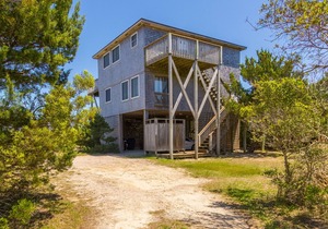 Avon Beach Box with Easy Walk To The Beach!