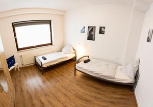 AVR Apartment HOF 1
