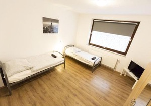 AVR Apartment HOF 1