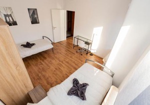 AVR Apartment HOF 7