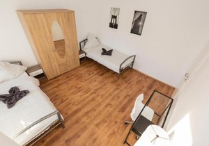 AVR Apartment HOF 7