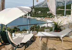 Awesome apartment in Utjeha with WiFi