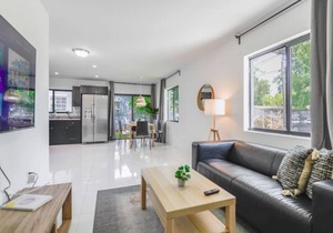 Awesome Duplex 3 Bedrooms 2 bathrooms