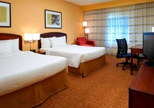 Awesome Find! 3 Relaxing Units, Pool, Pets Allowed, Elgin History Museum!