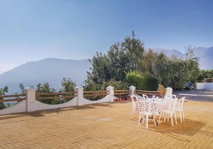 Awesome home in Zahara de la Sierra w/ WiFi and 5 Bedrooms