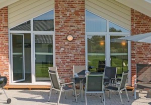 Awesome Home In Dagebüll With Kitchen