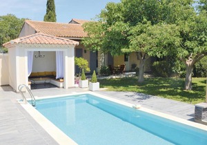 Awesome home in Grans with 5 Bedrooms, WiFi and Outdoor swimming pool