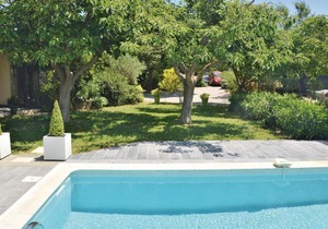 Awesome home in Grans with 5 Bedrooms, WiFi and Outdoor swimming pool