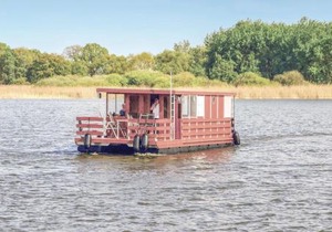 Awesome Ship In Radewege With Kitchen