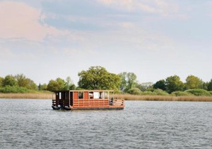 Awesome Ship In Radewege