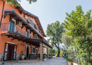 B&b La Mortella With Pool