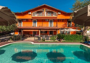 B&b La Mortella With Pool