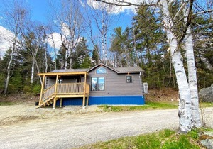 B10 Awesome "Tiny Home" A/C, Mountain Views, Minutes to Skiing, Hiking, Attractions, Dog Friendly!