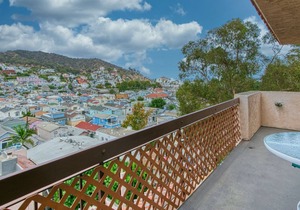 B44: 2 Bedroom, 2 Bath Condo, Balcony with Views - Bahia Vista - B44