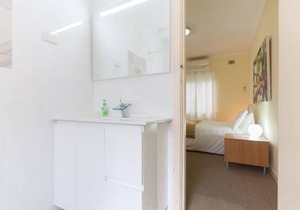 B5 Crawley Apartment 1 BRM & Sleepout near UWA