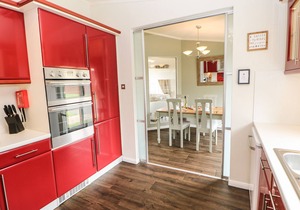 BADGERS RETREAT, pet friendly, with a garden in Hipswell