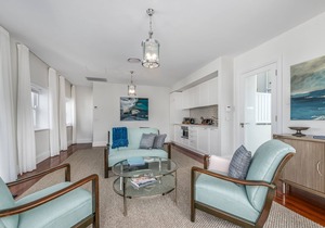 Bar Beach - unrivalled luxury apartment - beach views - 100m to sand