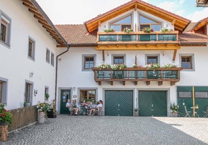 Barrierefreie 70qm Ferienwohnung mit Terrasse und Balkon