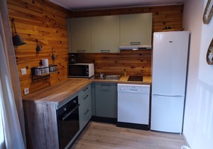 bas de Chalet Avec Jardinet Devant