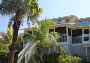 Bay Side Bliss at Hideaway Bay. Private island community with free ferry - Feb 26 - March 12, 2023 AVAILABLE!!!