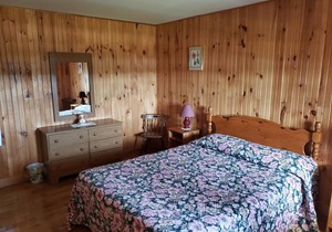 Bay view duplex cottage, near coffee shops, restaurants and beach