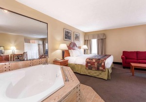 Baymont by Wyndham LaGrange