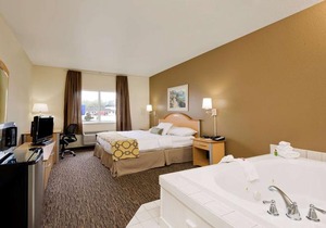 Baymont by Wyndham Lawrenceburg