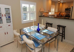 Bayside 2BR on Whitney Beach w Canal Views, Pool, and Private Lanai by RVA