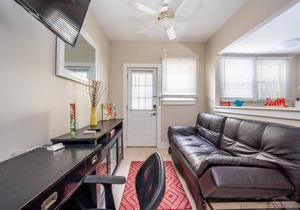 Beach Apt #4 - Studio w Kitchen, Bath, LR, & Patio