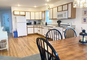 *Beach Block (3BD) Condo*