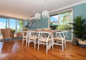 Beach House Ocean Views in Batehaven