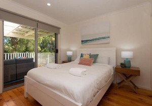 Beach House Ocean Views in Batehaven