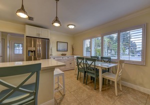 BEACH HOUSE WITH PRIVATE SALTWATER POOL & SPA + WALK TO BEACH