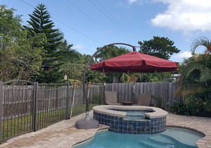 BEACH HOUSE WITH PRIVATE SALTWATER POOL & SPA + WALK TO BEACH