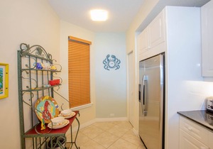 BEACH SETUP Mar. thru Oct. June and July, Sat to Sat only. Sleeps 6 in beds.