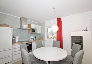 Beachfront apartment with balcony, use of swimming pool and sauna - Rex Rugia apartment 14-7