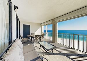 Beachfront Corner Unit w/ Pools & Gym