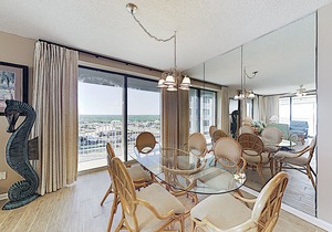 Beachfront Corner Unit w/ Pools & Gym