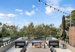 Beachfront Escape - 6 bedroom home with a private pool & beach access - 3nights