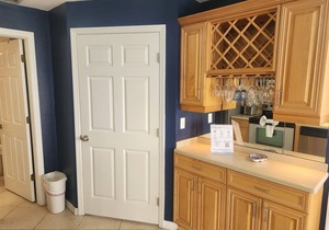 BEACHFRONT, SPA, SUNSETS from the balcony! Fabulous location, Trolley