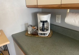 Beachfront Unit-Upstairs-Walking Distance to all Bars and Restaurants