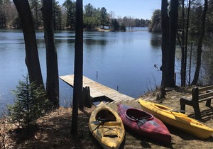 Bear's Den Lakefront Chalet w/Hot Tub Kayaks WiFi A/C Golf Ski Snowmobile Sled!