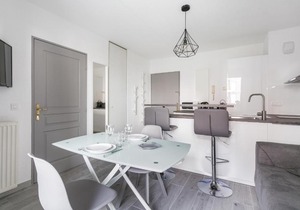 Beau T2 à proximité des Rives du Lez avec terrasse, ascenseur et parking - Class Appart
