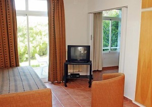 Beautiful 2 bedroom unit at resort, sleeps 6